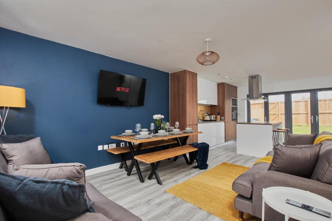 Fabulous 5 Bed House W Parking Villa Manchester Esterno foto