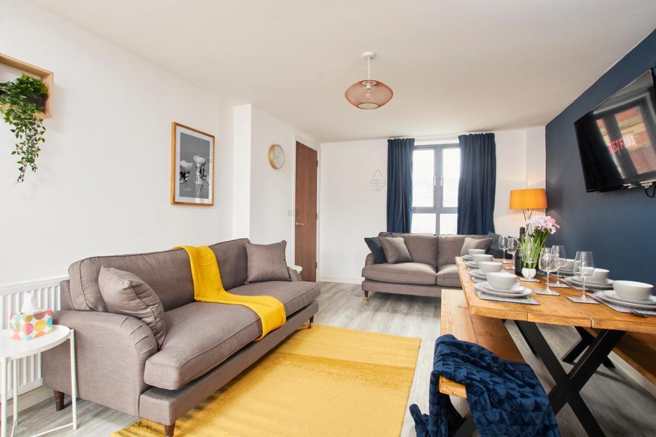 Fabulous 5 Bed House W Parking Villa Manchester Esterno foto